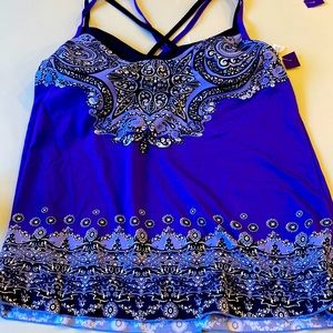 Athleta tankini bra top fully lined and adjustable. Never worn.